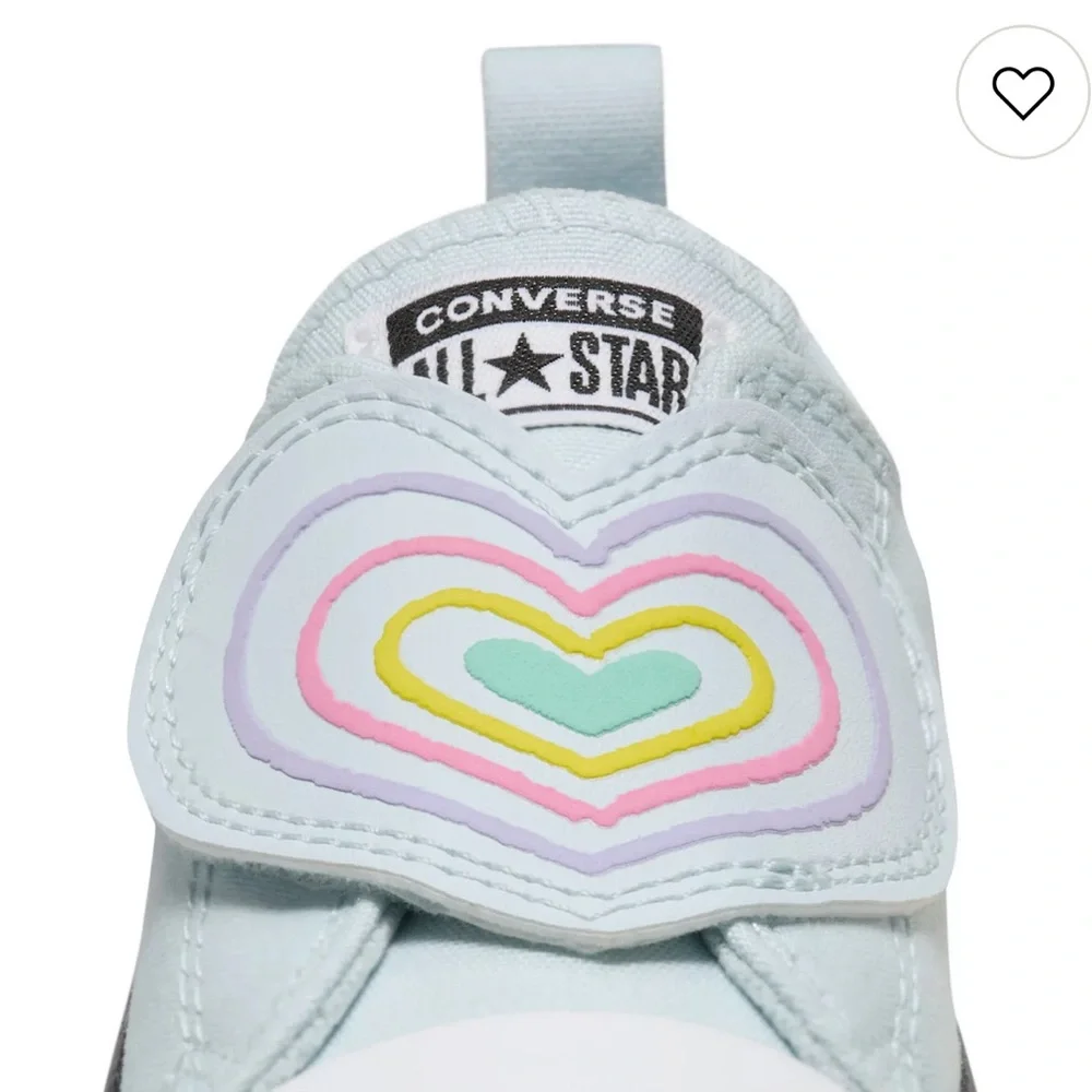 Converse Chuck Taylor All Star Heart Sneaker
